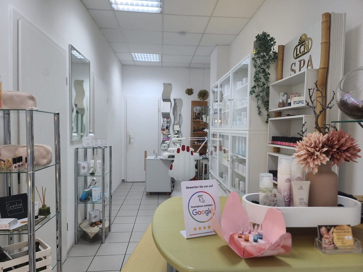 Nagelstudio und LCN SPA Produkte im Kosmetikinstitut Dana Kassel